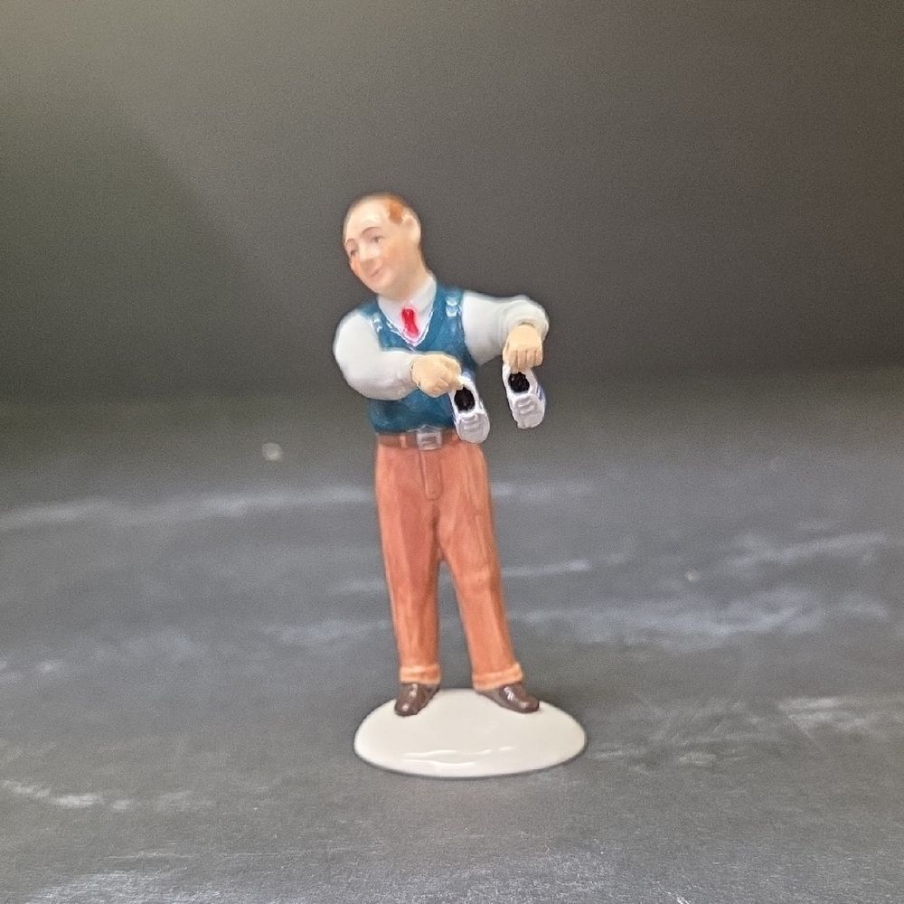 Dept 56 Snow Village‎ "Brand New Shoes".  Retired EUC #55224 Man Only